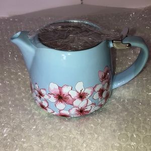 Ceramic and stainless steel teapot